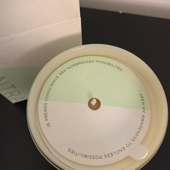 1️⃣0️⃣ w/Purchase: Soy Candle with Essential Oils - Picture 3 of 4